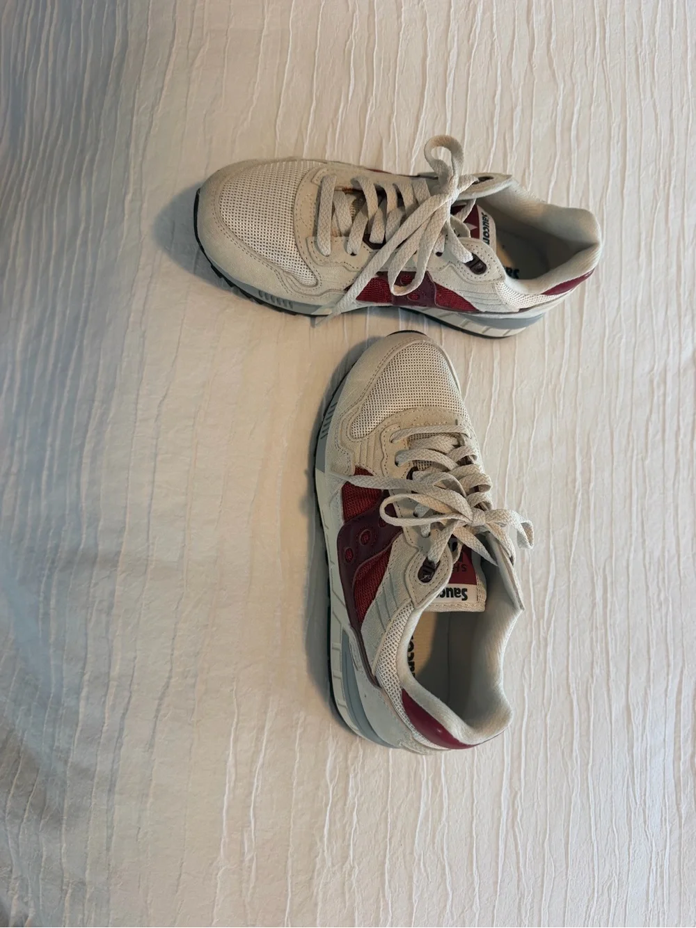 Saucony Kids Off-White and Burgundy Lace-Up Sneakers